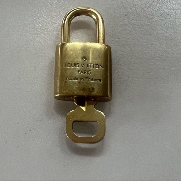 Louis Vuitton Mens Padlock & Key Necklace Pendant Bag Luggage Charm #323 - Picture 3 of 9